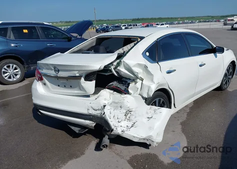 2018 Nissan Altima 2.5 Sr из США, поврежденный, VIN 1N4AL3AP2JC113043